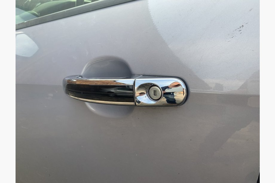 Ford Kuga 2008–2013 Pokrovi kljuk z črnim trakom (4 kos, ABS) Fotografija 3