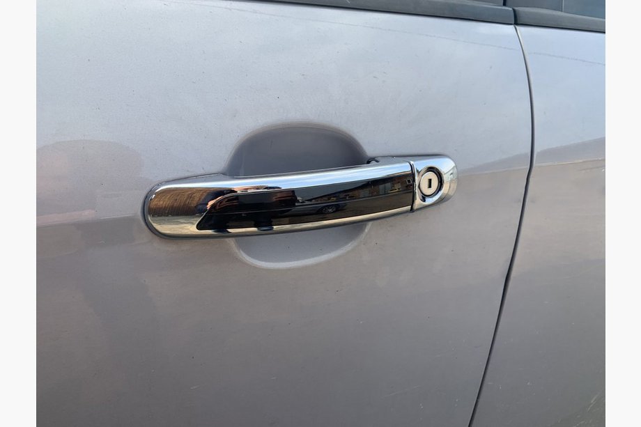 Ford C-Max 2004–2010 Pokrovi kljuk z črnim trakom (4 kos, ABS) Image
