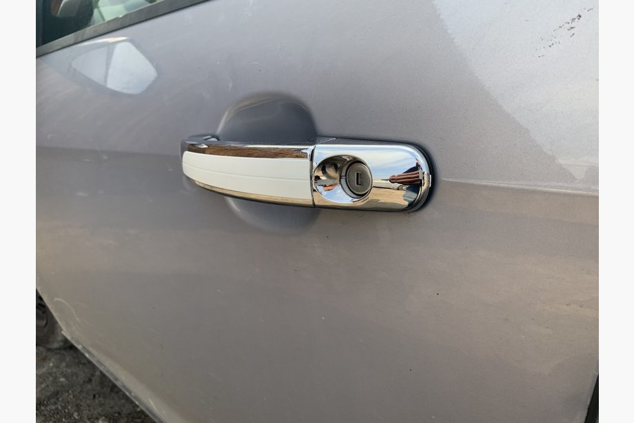 Ford Kuga 2008–2013 Kromirani pokrovi kljuk z belo črto (4 kosi, ABS) Image