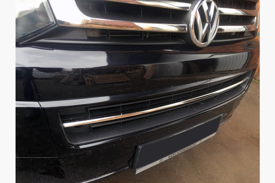 Volkswagen T5 2010–2015 Nerjaveča zaščitna obloga rešetke odbijača Carmos – turško nerjaveče jeklo Image