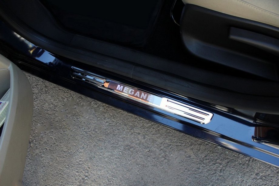 Renault Megane III 2009–2016 Brezžične zaščite pragov z osvetlitvijo (2 kosa, nerjavno jeklo) Image