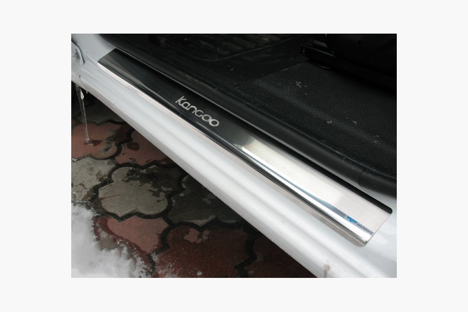 Renault Kangoo 2008–2020 Nerjaveče letve pragov Nataniko (4 kosi) Premium - 3M lepilni trak, 0,8 mm Image