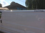 Renault Trafic 2001–2015 Črne strešne vzdolžne letve Kratka, plastične noge fotografija 9