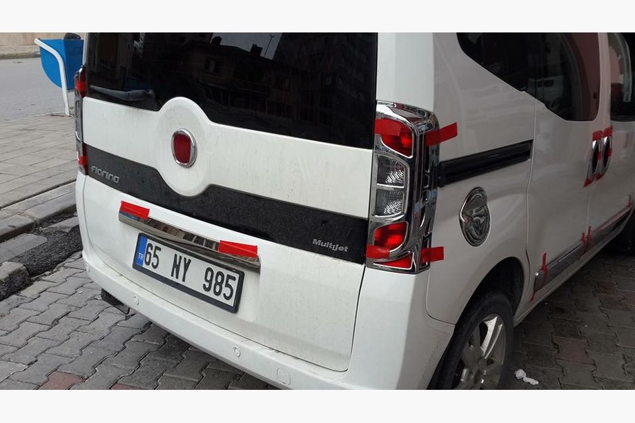 Fiat Fiorino/Qubo 2008–2024 Kromirana obloga za stop luči z ukrivljenim robom (2 kosa, plastika) Fotografija 4