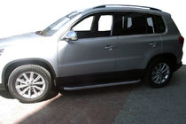 Volkswagen Tiguan 2007–2016 Stranske stopnice BlackLine (2 kosa, aluminij) fotografija 1