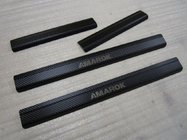 Volkswagen Amarok 2010–2022 Nerjaveče letve pragov Nataniko (4 kosi) 3M samolepilni trak v karbon videzu, 0,8 mm fotografija 2