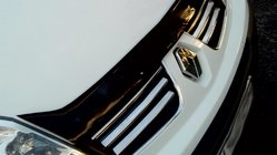 Renault Trafic 2001–2015 Nerjaveče letvice za masko hladilnika 2007-2015 (6 kos) fotografija 3