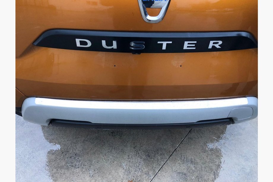 Dacia Duster 2018–2024 Nerjaveča zaščitna letvica zadnjega odbijača Carmos V1 Image