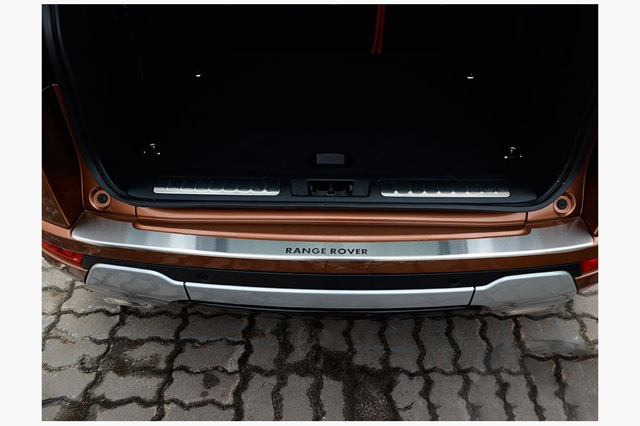 Range Rover IV L405 2013–2021 Nerjaveča obloga zadnjega odbijača z zavihkom Natanika Image