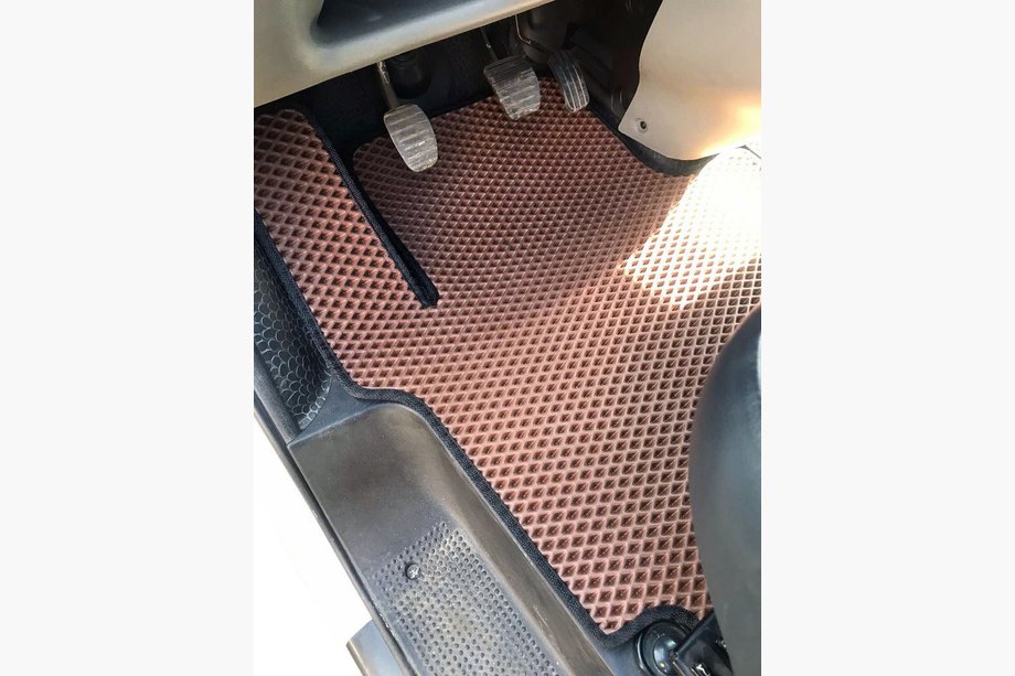 Renault Trafic 2001–2015 EVA avtomobilske preproge (opečnati vzorec) 1+1 Image