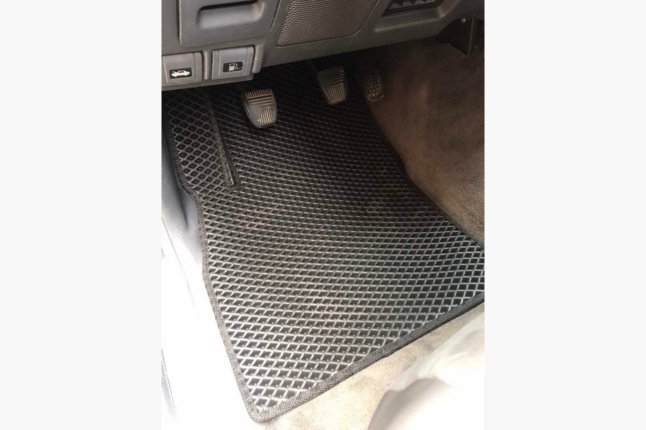 Toyota Land Cruiser 80 1990–1997 EVA avtomobilske preproge (črne) Image