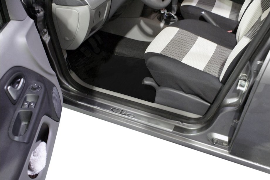 Renault Clio III 2005–2012 Zaščitne letve pragov OmsaLine (2 kosa, nerjaveče jeklo) Image
