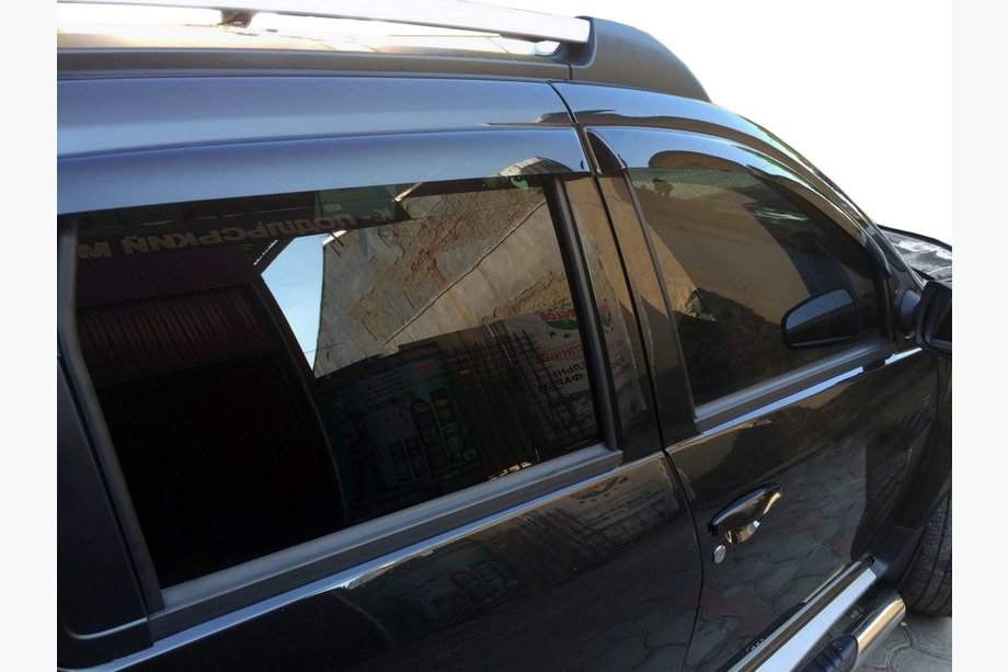 Renault Duster 2008–2017 Vetrni deflektorji oken (4 kosi, Cobra) Image