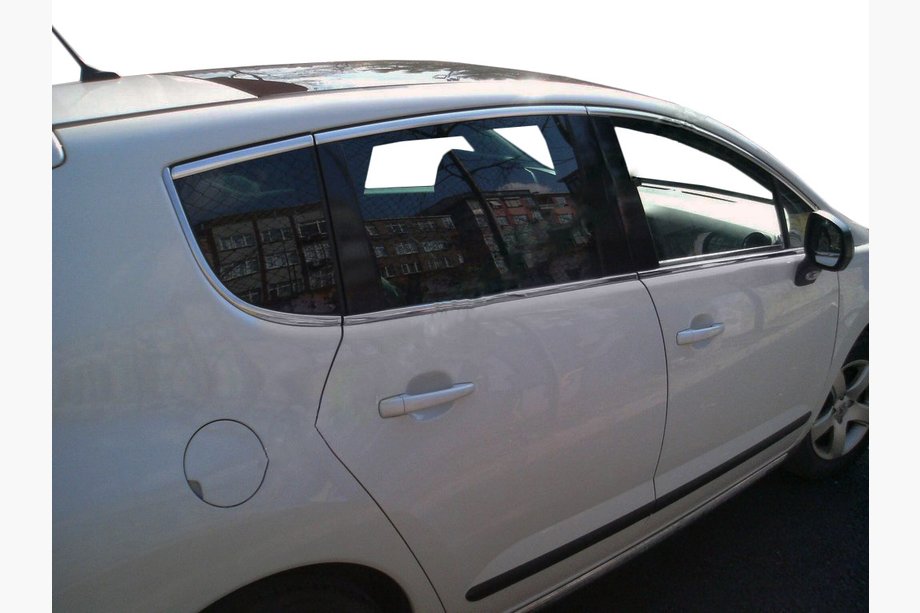 Peugeot 3008 2008–2016 Obroba oken (z zadnjim prezračevalnim četrtinskim steklom, 8 kos, nerjavno jeklo) Fotografija 1