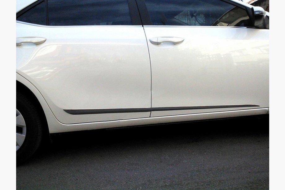 Toyota Corolla 2013–2019 Letvica vrat (nerjavno jeklo) Image