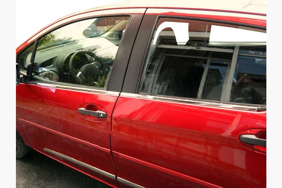 Toyota Yaris 2010–2020 Okenske obrobe (4 kos, nerjavno jeklo) Image