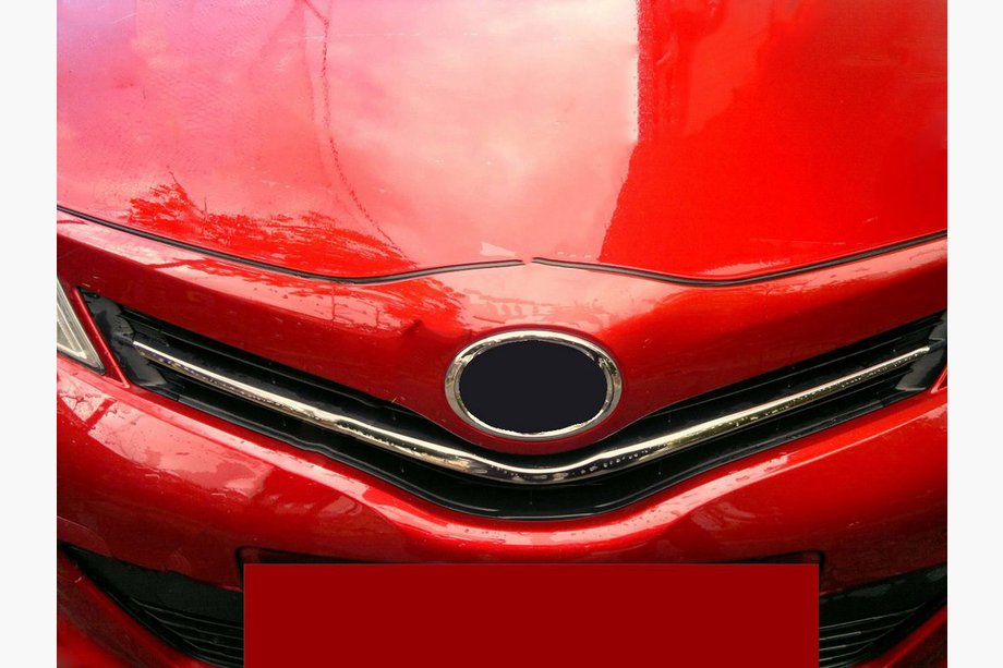 Toyota Yaris 2010–2020 Nerjaveče letve za masko Image