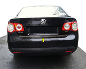Volkswagen Jetta 2006–2011 Nerjaveča zaščitna letvica roba prtljažnika OmsaLine - italijansko nerjavno jeklo fotografija 1