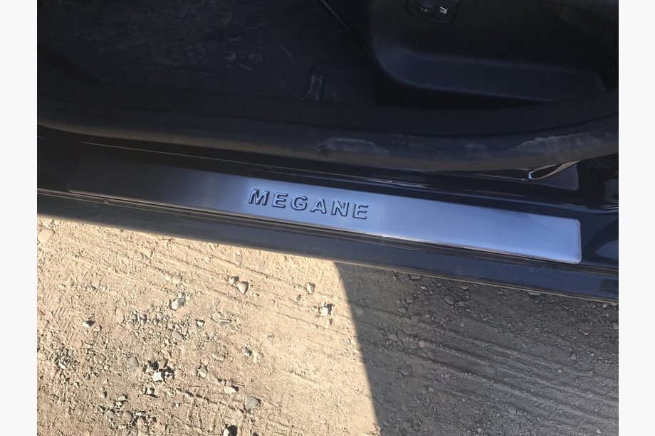 Renault Megane III 2009–2016 Zaščitne letve pragov OmsaLine (4 kosi, nerjaveče jeklo) Fotografija 2
