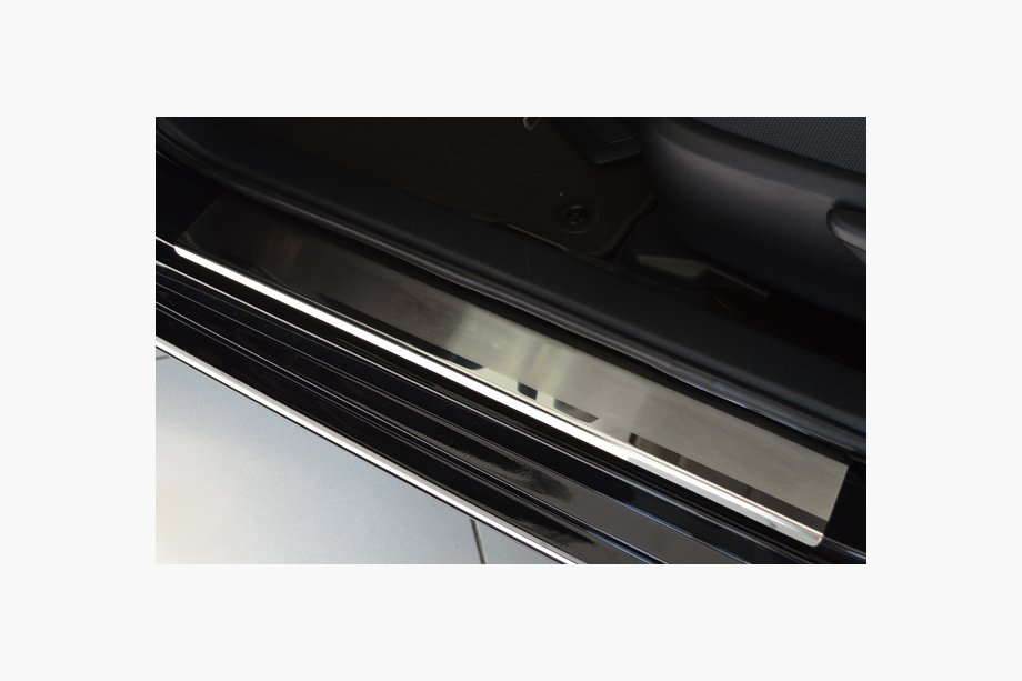 Toyota Camry 2017–2023 Nerjaveče letve pragov Nataniko (4 kosi) Image
