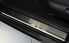 Toyota Camry 2017–2023 Nerjaveče letve pragov Nataniko (4 kosi) fotografija 1