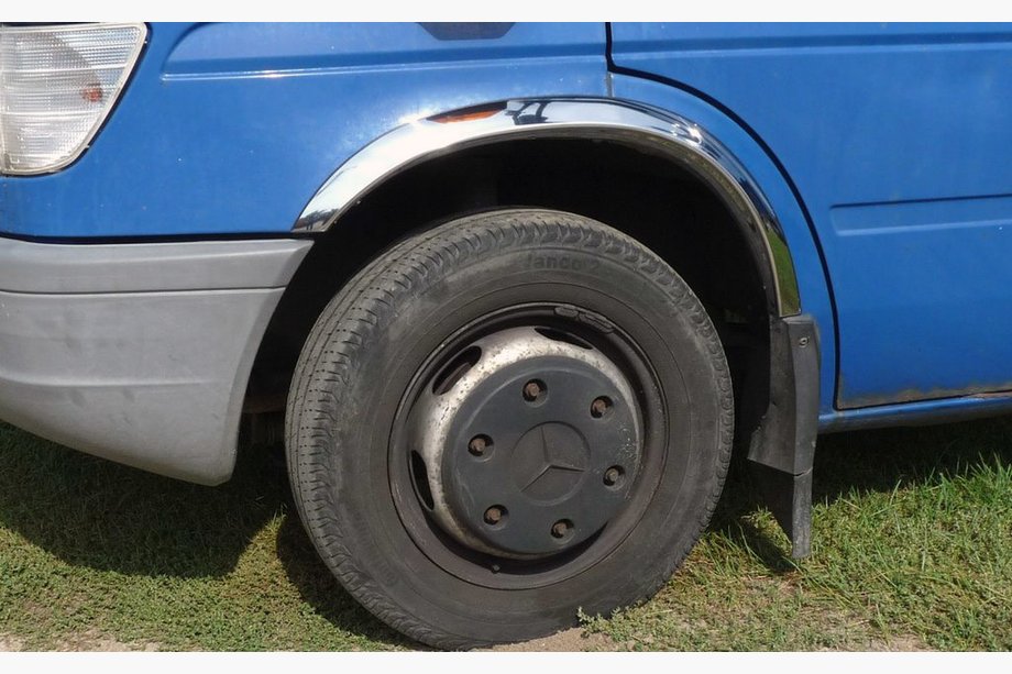 Volkswagen LT 1995–2006 Nerjaveče obrobe blatnikov (4 kosi) Image
