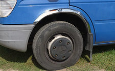 Volkswagen LT 1995–2006 Nerjaveče obrobe blatnikov (4 kosi) fotografija 1