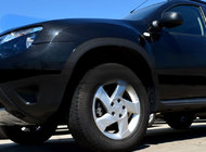 Renault Duster 2008–2017 Obrobe kolesnih lokov (4 kosi, črna kovina) Mat črna fotografija 1