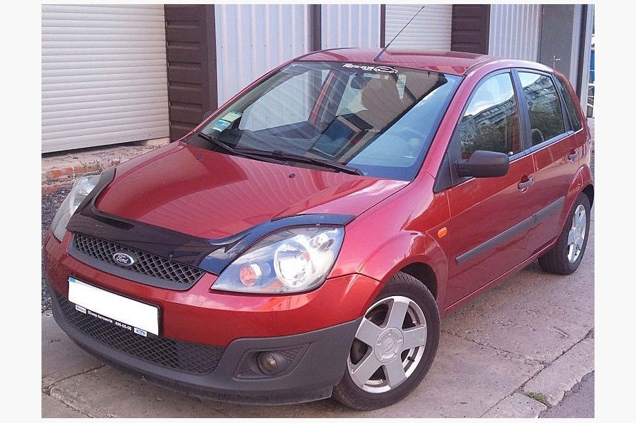 Ford Fiesta 2002–2008 Deflektor pokrova motorja VIP Image