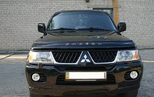 Mitsubishi Pajero Sport 1996–2007 Deflektor pokrova motorja (VIP) fotografija 1
