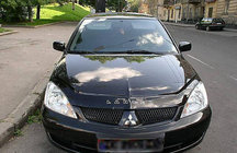 Mitsubishi Lancer 9 2004–2008 Deflektor pokrova motorja (VIP) fotografija 1