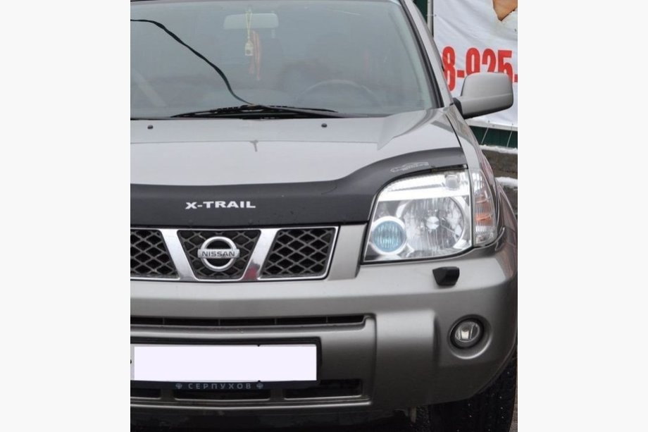 Nissan X-trail T30 2002–2007 Deflektor pokrova motorja (VIP) Image