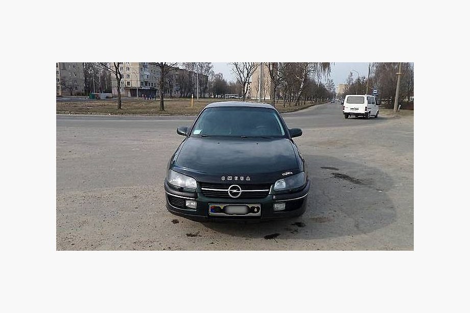 Opel Omega B 1994–2003 Deflektor pokrova motorja (1993-1999, VIP) Image