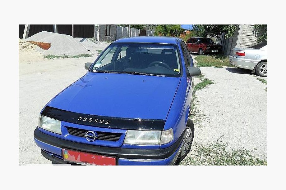 Opel Vectra A 1987–1995 Deflektor pokrova motorja (VIP) Image
