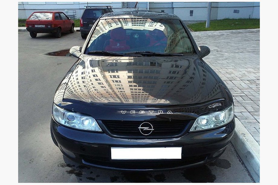 Opel Vectra B 1995–2002 Deflektor pokrova motorja VIP Image