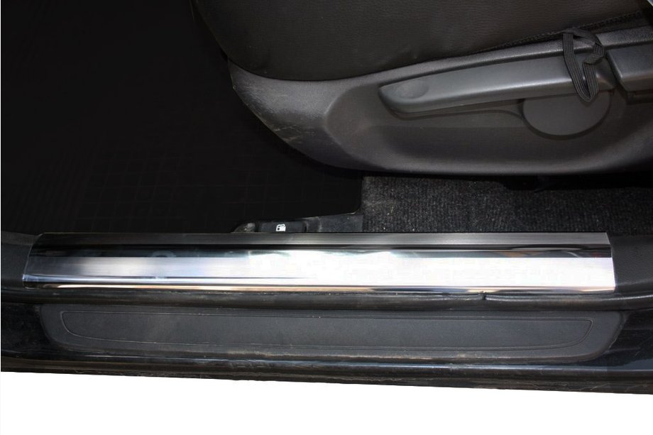 Toyota Corolla 2007–2013 Nerjaveče obloge notranjih pragov (4 kosi) Image