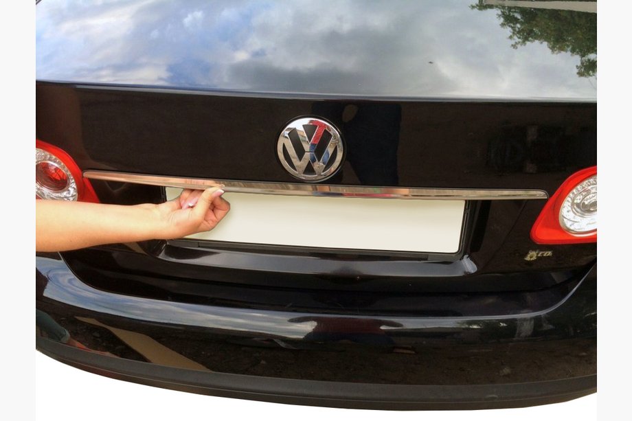 Volkswagen Jetta 2006–2011 Letvica nad registrsko tablico (nerjavno jeklo) Image