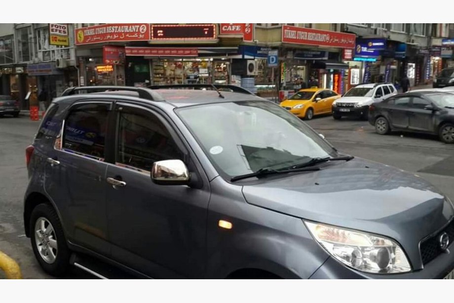 Daihatsu Terios 2006–2017 Kromirana obloga za deflektor vetra (2 kos, iz nerjavnega jekla) Fotografija 2