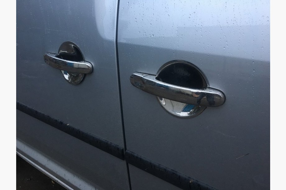 Volkswagen Caddy 2004–2010 Pokrovi kljuk (nerjaveče jeklo) 3 kosi, OmsaLine - italijansko nerjavece jeklo Fotografija 3