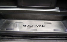 Volkswagen T5 Multivan 2003–2010 Zaščitne letve notranjih pragov (OmsaLine, nerjaveče jeklo) 4-vratna, OmsaLine – italijansko nerjaveče jeklo fotografija 3