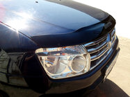 Renault Duster 2008–2017 Deflektor pokrova motorja VIP fotografija 2