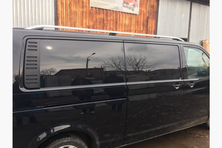 Volkswagen T5 Multivan 2003–2010 Strešne vzdolžne letve CROWN (mat siva) Fotografija 4