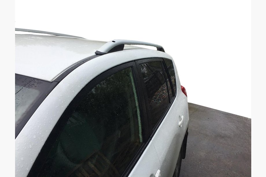 Toyota Rav 4 2006–2013 Strešni relingi Skyport (Sivi) Kratka medosna razdalja Fotografija 6