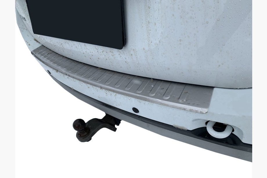 Dacia Duster 2008–2018 Zaščitna letev za zadnji odbijač Carmos V1 z zavihkom (nerjavno jeklo) Image