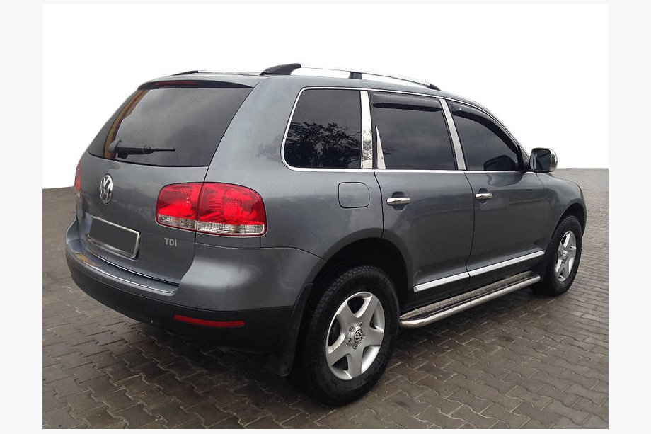 Volkswagen Touareg 2002–2010 Strešne vzdolžne letve, kromirane (plastične noge) Kovinska noga Image