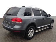 Volkswagen Touareg 2002–2010 Strešne vzdolžne letve, kromirane (plastične noge) Kovinska noga fotografija 1