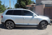 Volkswagen Touareg 2002–2010 Strešne vzdolžne letve, kromirane (plastične noge) Kovinska noga fotografija 4