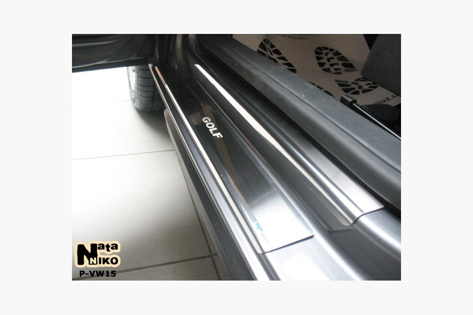 Volkswagen Golf 6 2008–2014 Nerjaveče zaščitne letve pragov Nataniko Image