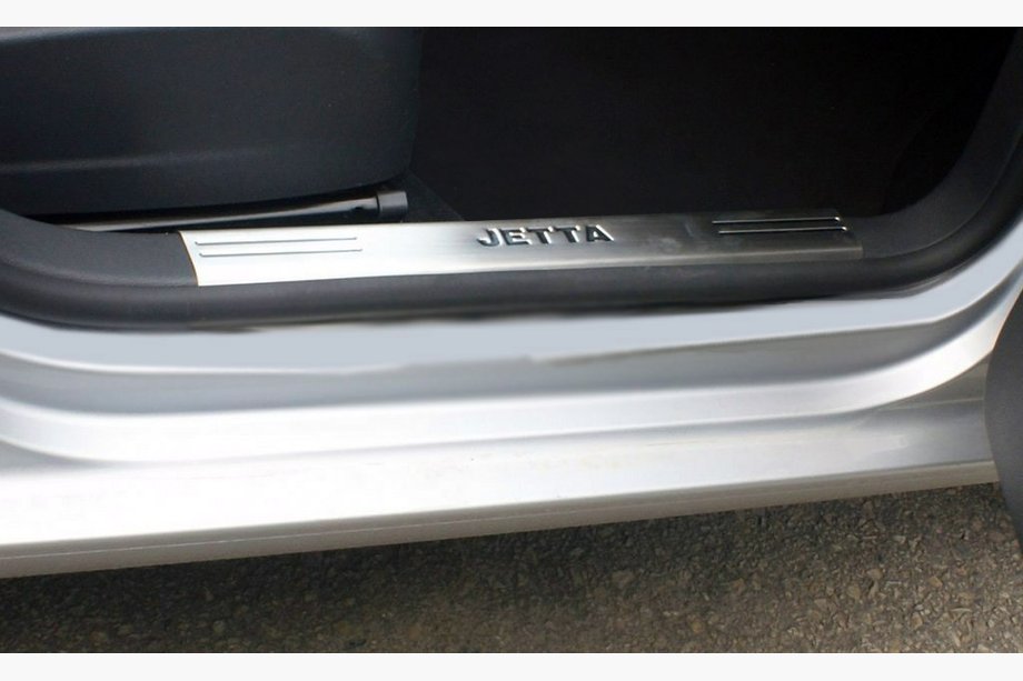 Volkswagen Jetta 2006–2011 Notranje obloge pragov (nerjaveče jeklo) Fotografija 2