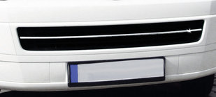 Volkswagen T5 Caravelle 2004–2010 Nerjaveča zaščitna obloga rešetke odbijača fotografija 3